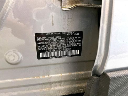 Used 2020 Subaru Forester Limited image 9