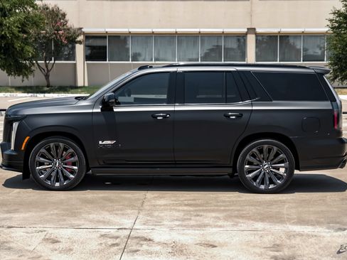 Used 2026 Cadillac Escalade V w/ LPO, Floor Liner Package AWD/4WD image 8