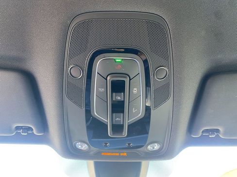 Used 2021 Audi Q5 Prestige w/ Prestige Package image 23