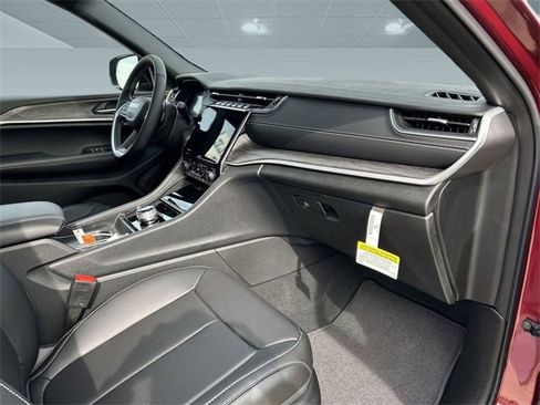 New 2025 Jeep Grand Cherokee L Limited w/ Luxury Tech Group II image 27