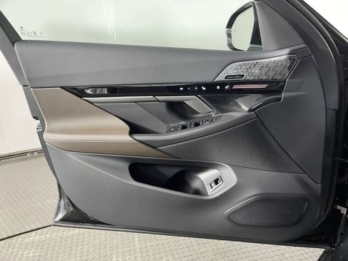 Certified 2025 BMW 530i xDrive w/ Premium Package image 13