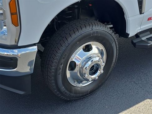 New 2026 Ford F350 XLT image 10