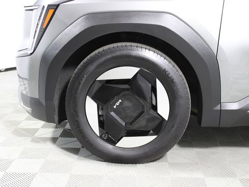 Used 2024 Kia EV9 Light RWD image 14