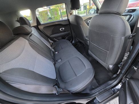 Used 2018 Kia Soul + FWD image 15