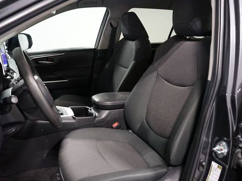 Used 2024 Toyota RAV4 XLE image 6