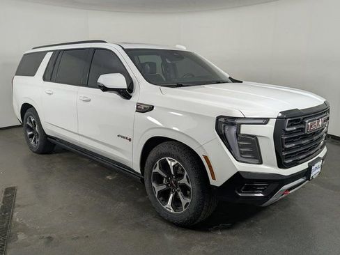 Used 2025 GMC Yukon XL AT4 Ultimate image 2