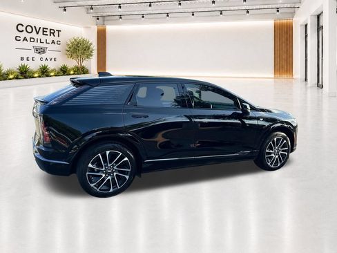Certified 2025 Cadillac Optiq Sport 1 w/ LPO, Floor Liner Package AWD/4WD image 14
