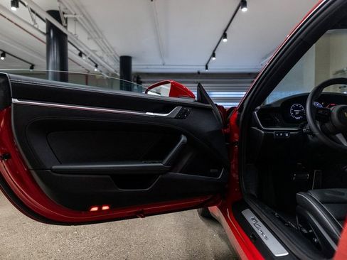 Used 2025 Porsche 911 Carrera image 27