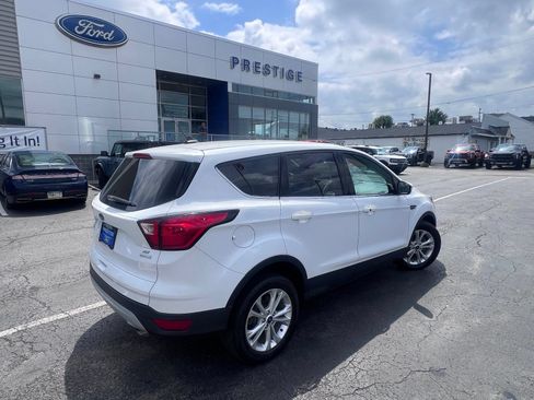 Used 2019 Ford Escape SE FWD image 14