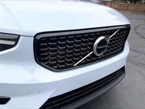 New 2026 Volvo XC40 B5 Plus w/ Protection Package Premier image 33
