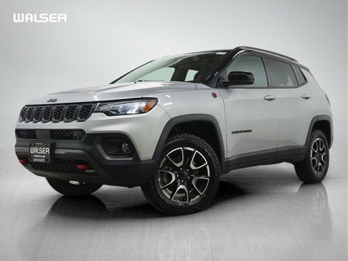 Used 2025 Jeep Compass Trailhawk AWD/4WD image 1