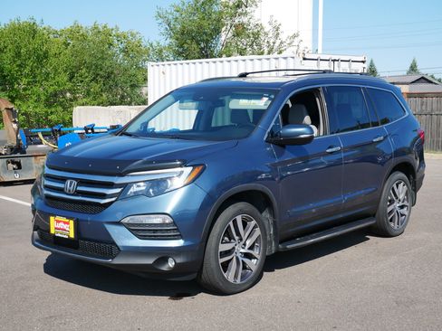 Used 2017 Honda Pilot Touring image 3