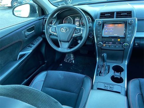 Used 2015 Toyota Camry XSE image 13