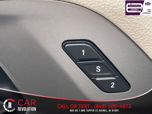 Used 2022 Chrysler Pacifica Touring-L image 31