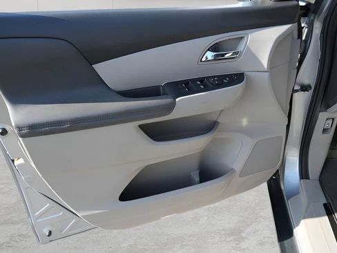 Used 2016 Honda Odyssey EX-L image 17