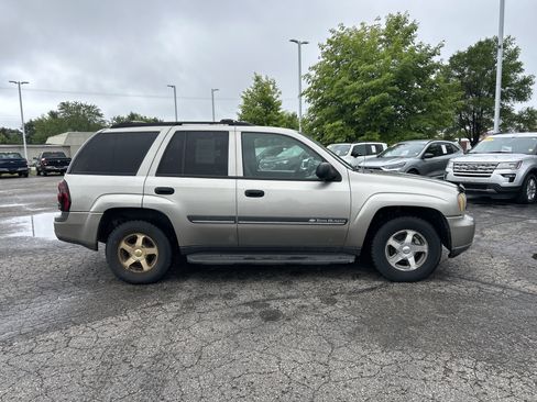 Used 2002 Chevrolet TrailBlazer LT w/ Driver Convenience Pkg AWD/4WD image 3