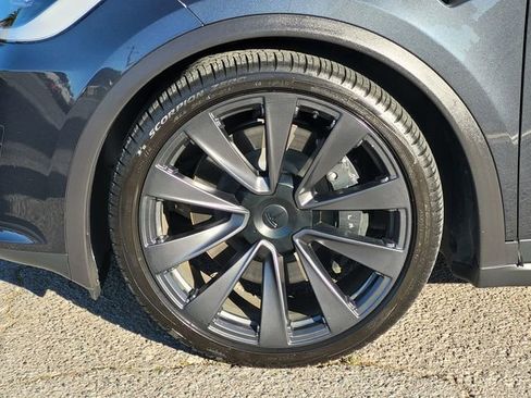 Used 2024 Tesla Model X image 10