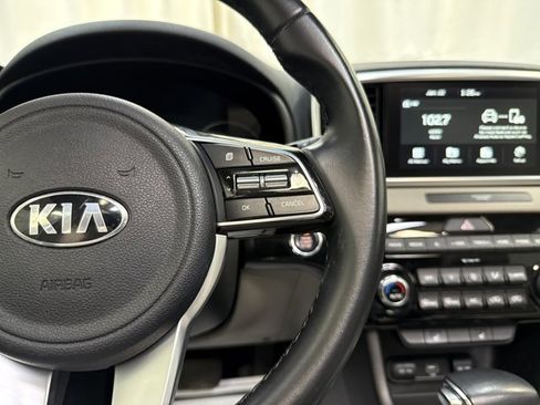 Certified 2022 Kia Sportage EX image 18