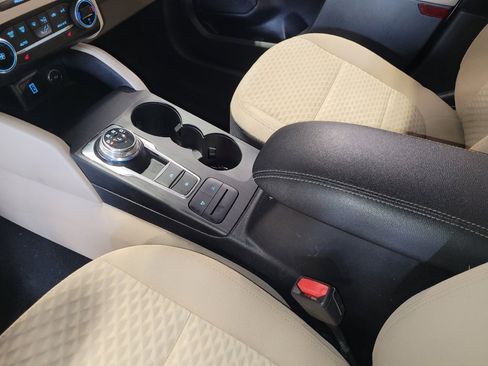 Used 2020 Ford Escape SE FWD image 26