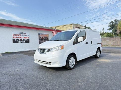 Used 2015 Nissan NV200 SV w/ Technology Package FWD image 2