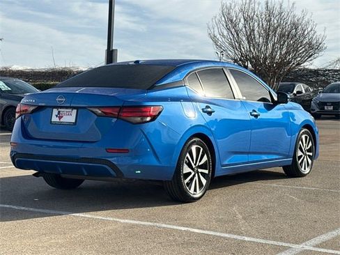 Used 2025 Nissan Sentra SV w/ SV Premium Package image 9