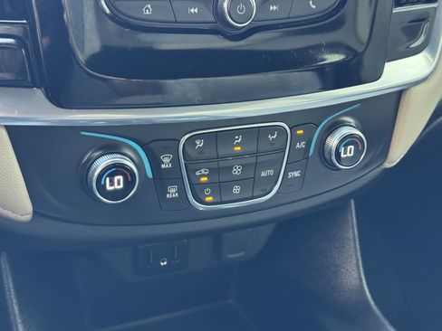 Certified 2022 Chevrolet Traverse LS image 27