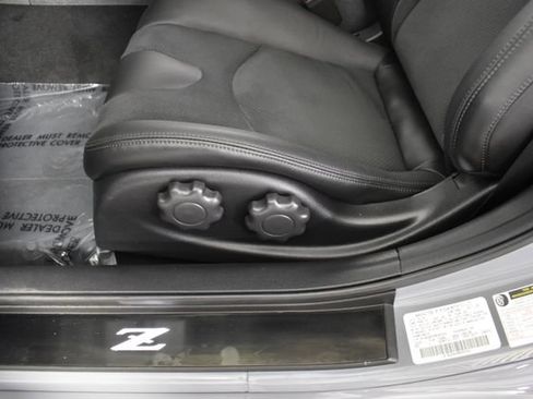 Used 2024 Nissan Z Performance w/ Floor Mat Package RWD image 13