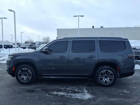 Used 2024 Jeep Wagoneer Series II w/ Flexible Seating Group image 10