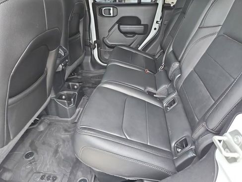 Used 2023 Jeep Gladiator Sport AWD/4WD image 14