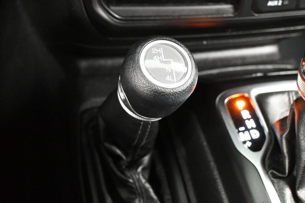 Used 2022 Jeep Wrangler Sport AWD/4WD image 20