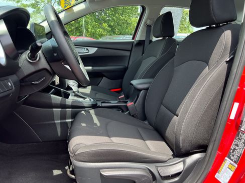 Used 2024 Kia Forte LXS FWD image 11