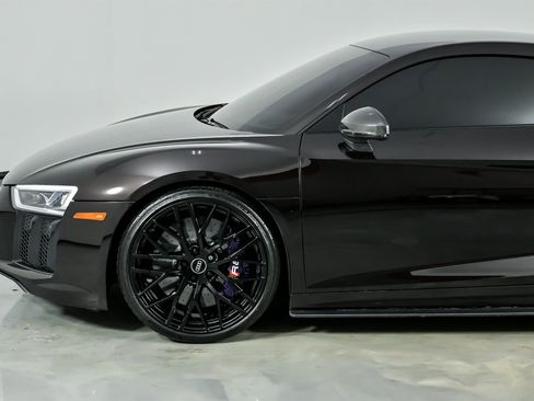 Used 2017 Audi R8 V10 plus image 7