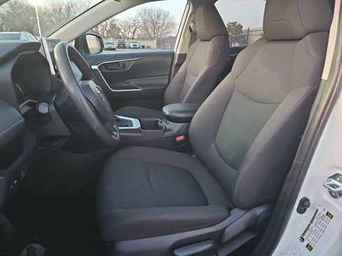 Used 2024 Toyota RAV4 LE AWD/4WD image 14