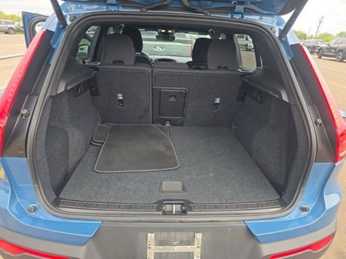 Used 2024 Volvo XC40 B5 Core AWD/4WD image 15
