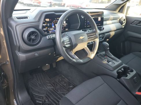 Used 2024 Chevrolet Colorado W/T image 14