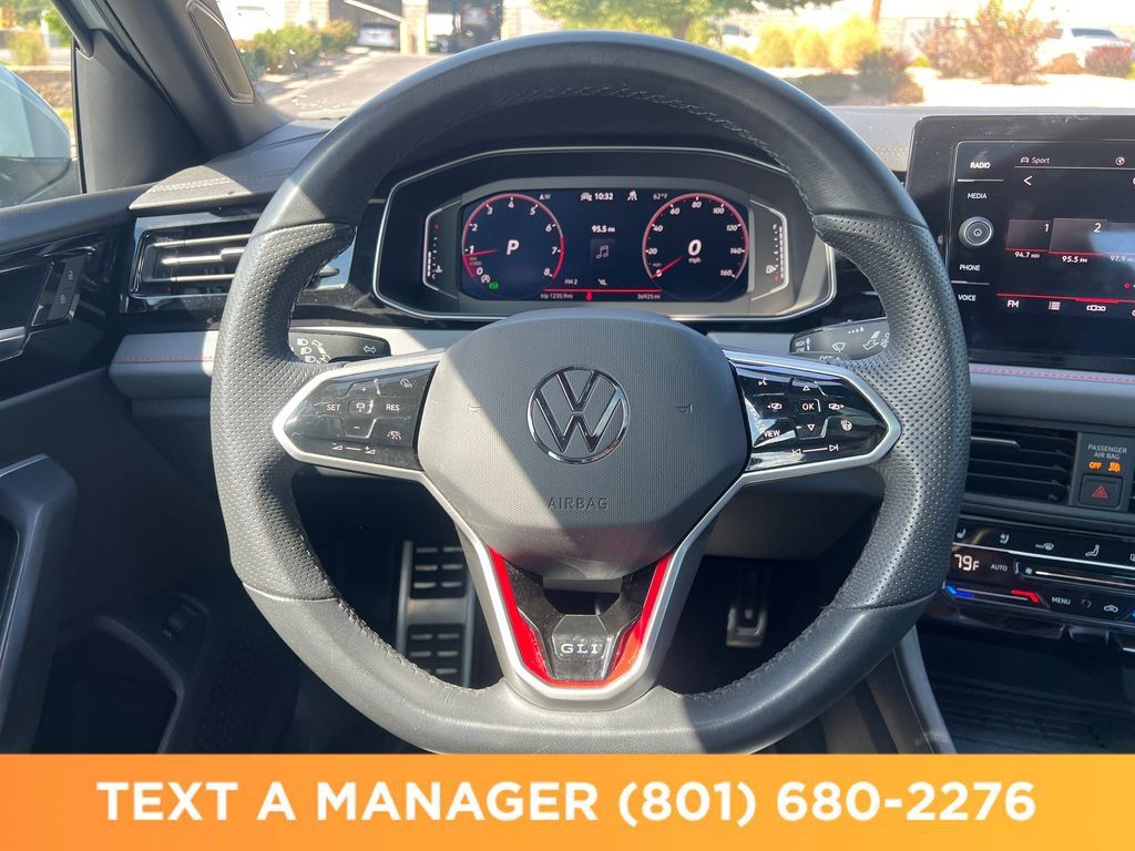 Used 2025 Volkswagen Jetta GLI Autobahn FWD image 17