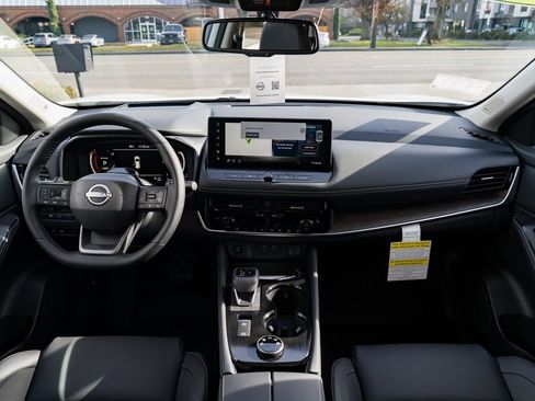 New 2026 Nissan Rogue Platinum w/ Tech Package AWD/4WD image 9
