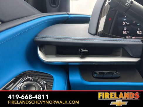 New 2025 Chevrolet Corvette Stingray Premium Cpe w/ Z51 Performance Package image 23