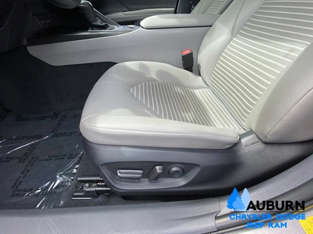Used 2023 Toyota Camry SE FWD image 27