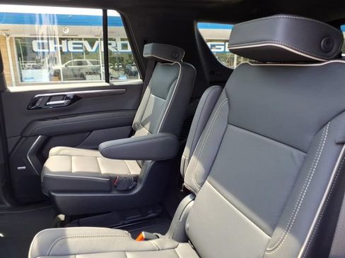 Used 2025 Chevrolet Tahoe Premier AWD/4WD image 11