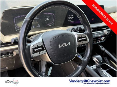 Used 2024 Kia Telluride EX w/ EX Captain's Chair Package FWD image 11