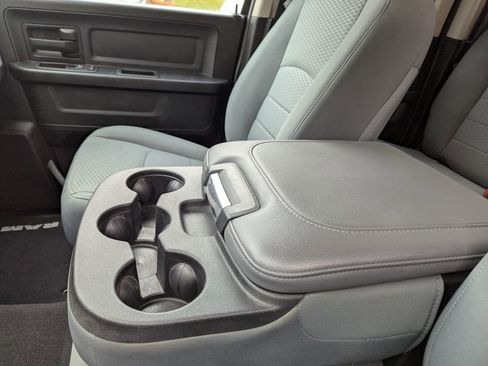 Used 2017 RAM 1500 Express AWD/4WD image 11