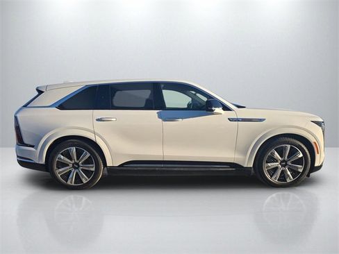 New 2025 Cadillac Escalade IQ Luxury 1 w/ Smart Trailering package image 4