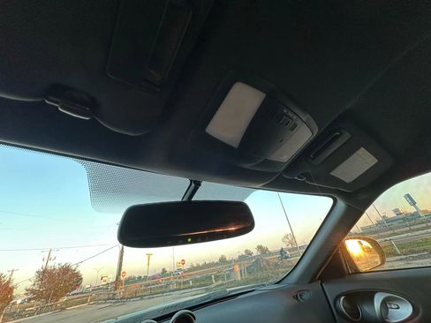 Used 2015 Nissan 370Z Coupe image 22