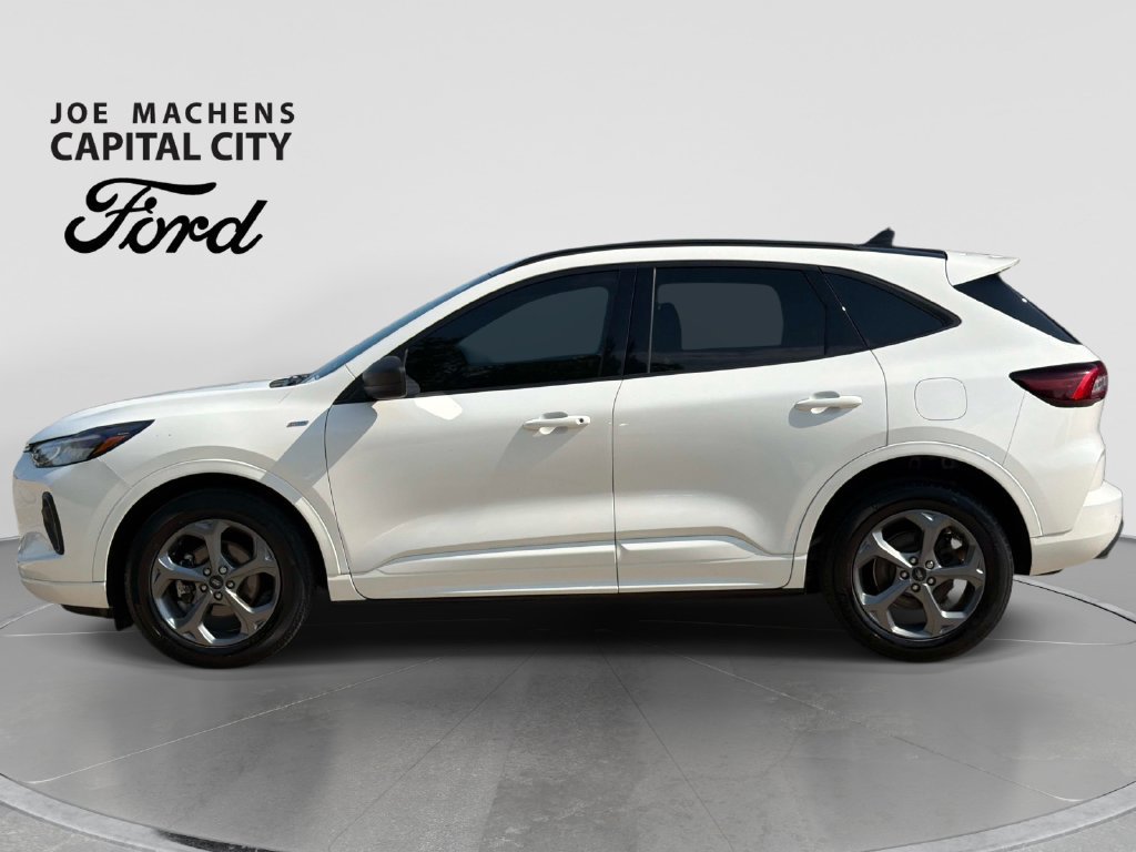Used 2023 Ford Escape ST-Line w/ Tech Pack #1 AWD/4WD image 8