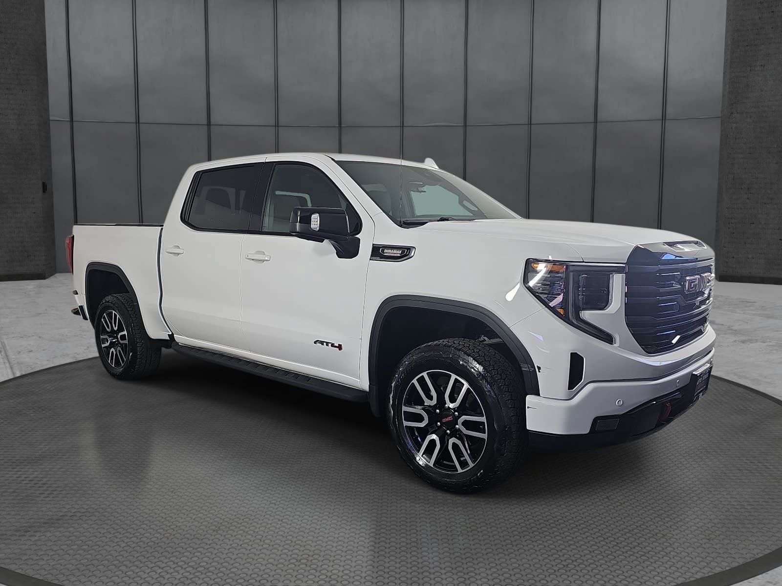 Used 2025 GMC Sierra 1500 AT4 w/ AT4 Premium Package AWD/4WD image 3