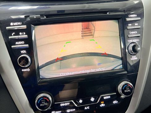 Used 2019 Nissan Murano S FWD image 14