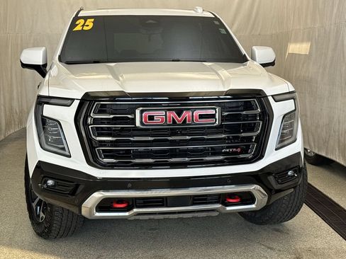 Used 2024 GMC Yukon XL Denali Ultimate AWD/4WD image 4