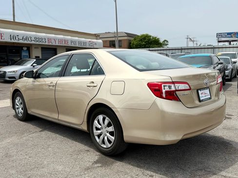 Used 2012 Toyota Camry LE FWD image 12