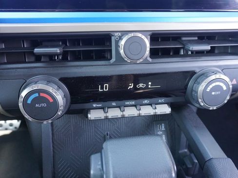 Used 2025 Toyota Tacoma TRD Sport AWD/4WD image 13